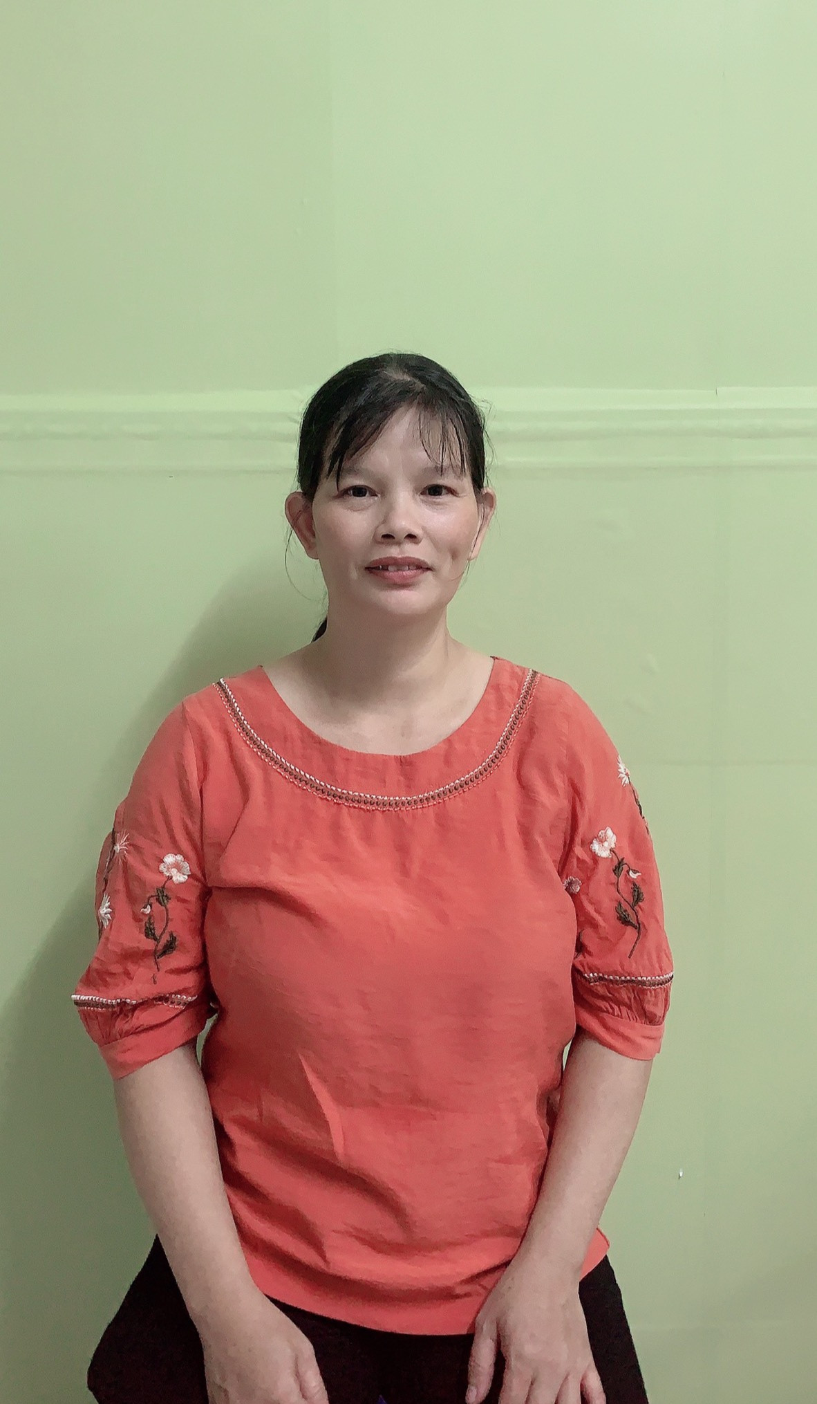 Chị Đinh Thị Cẩm Thuý sn 1978 quê Đồng Tháp – CHĂM BÉ, PHỤ GIÚP VIỆC NHÀ