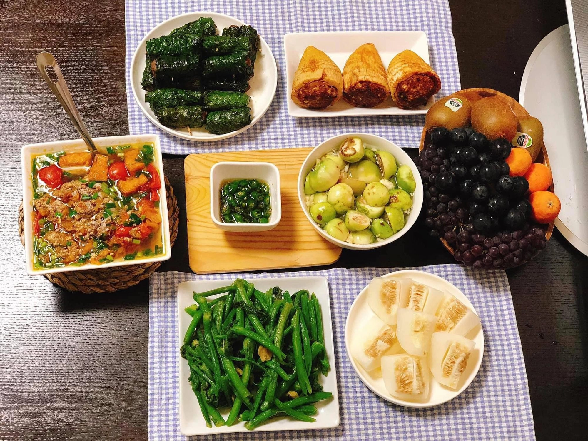 Vợ Chồng Tìm Gấp CHị Giúp Việc Nhà Bao Ăn Ở Cùng Với Gia Đình