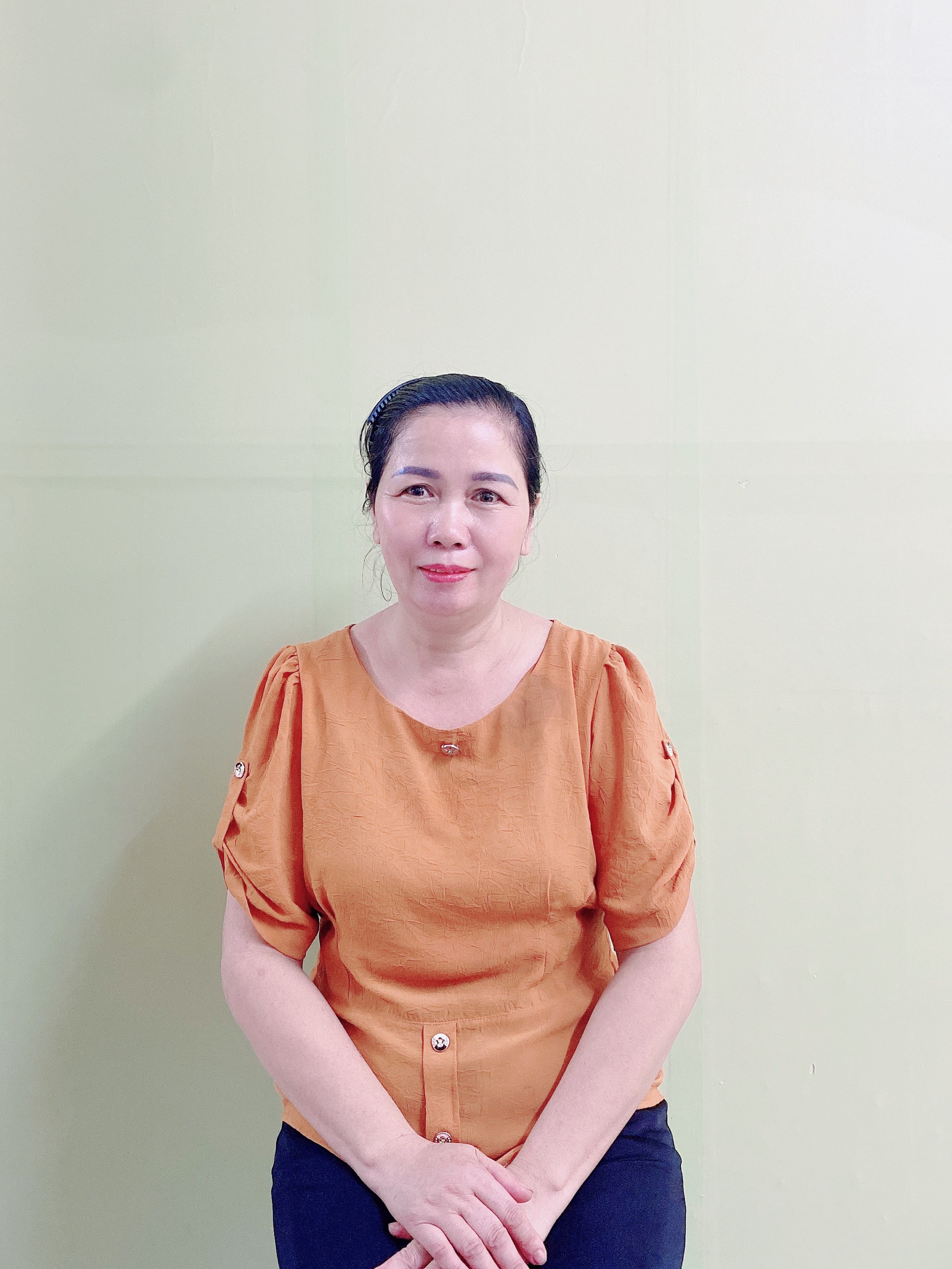 Cô Lương - Cần Tìm Việc Làm Ăn Ở Lại