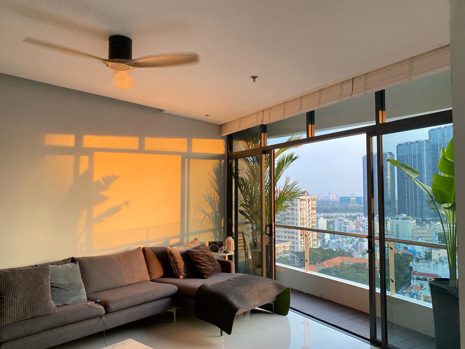 Gia Đình Tìm Gấp Chị Có Thể Ở Lại Làm Việc Cùng Gia Đình