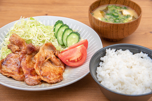 Gia đình e có 2 người đang ở Chung cư Vinhomes Nguyễn Hữu Cảnh quận Bình Thạnh