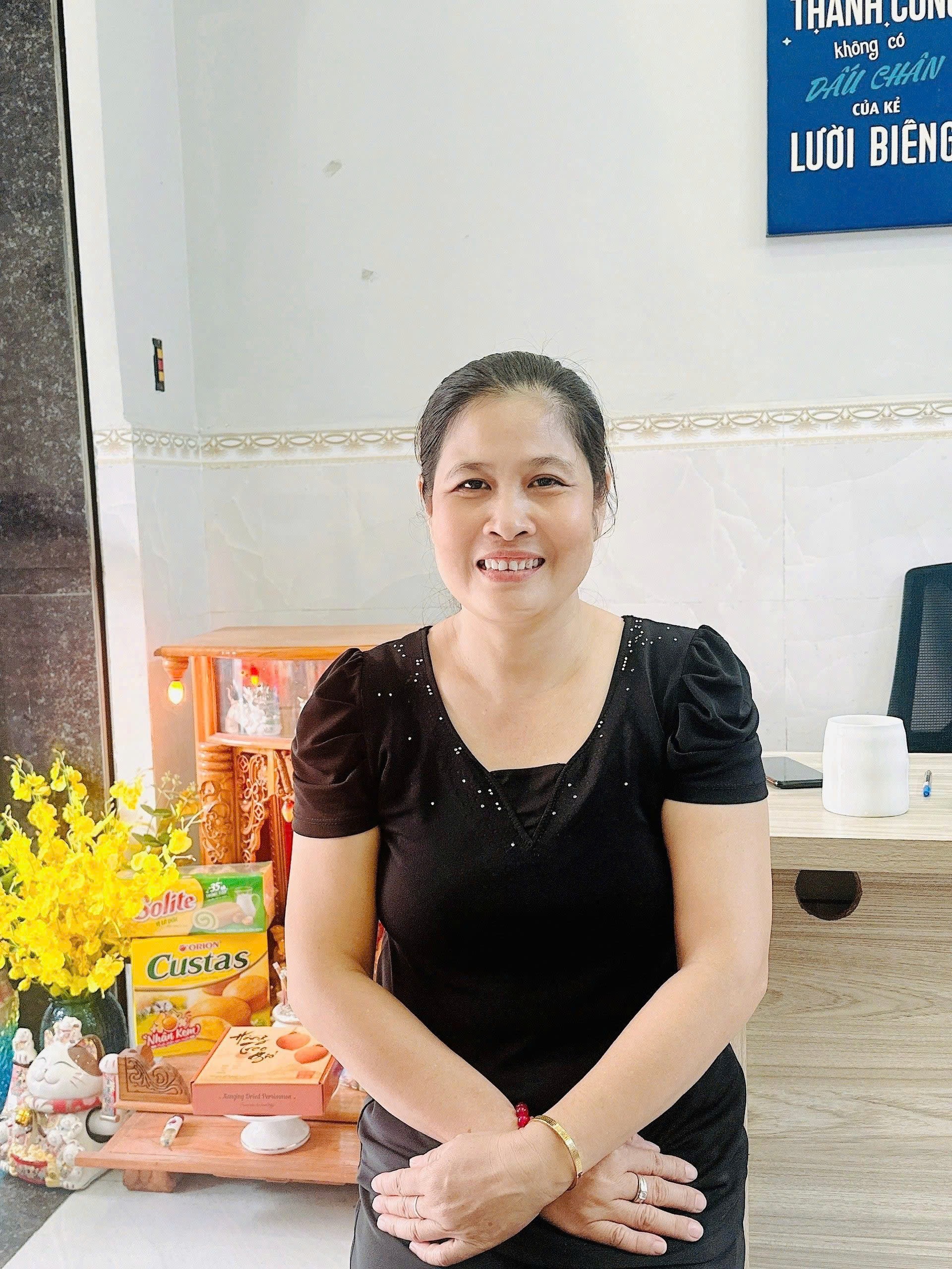 Chị Khuyến, sinh năm 1980, quê Bến Tre, chịu thương chịu khó