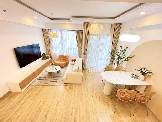 EM CẦN TÌM CHỊ GIÚP VIỆC NHÀ BAO ĂN Ở QUẬN 2 LƯƠNG 11 TRIỆU