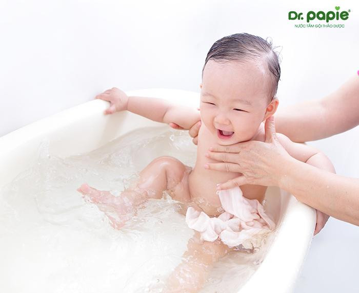 GẤP GẤP GẤP - TÌM CÔ CHĂM BÉ, 1 THÁNG NGHỈ 8 NGÀY CUỐI TUẦN.