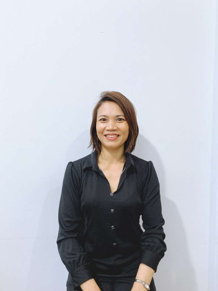 CHỊ TỰ TIN NẤU ĂN NGON TÌM VIỆC LÀM