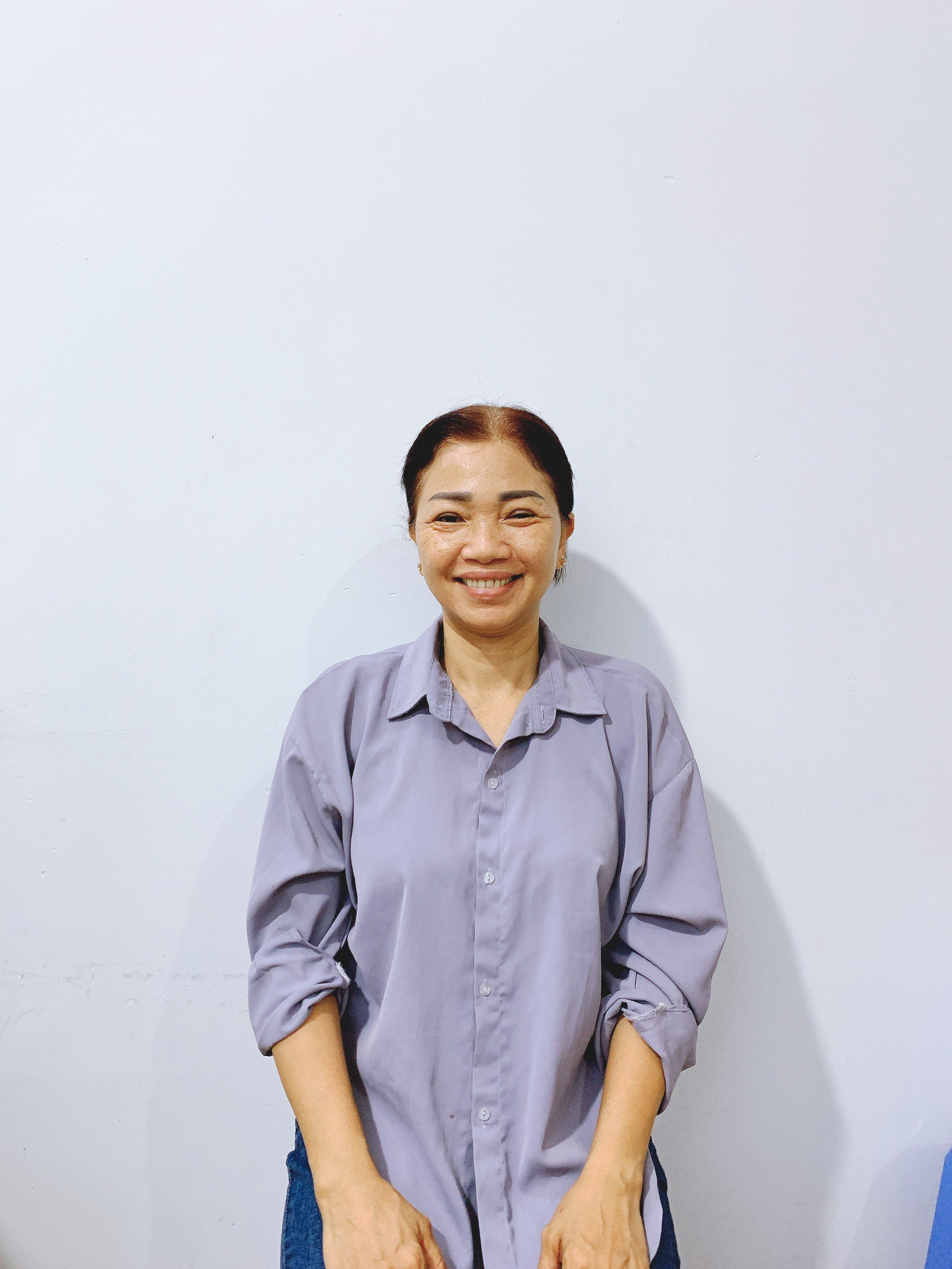 Cô em ở quê lên SG tìm việc làm lo cho kinh tế gia đình việc nhà cô rất giỏi sắp xếp công việc