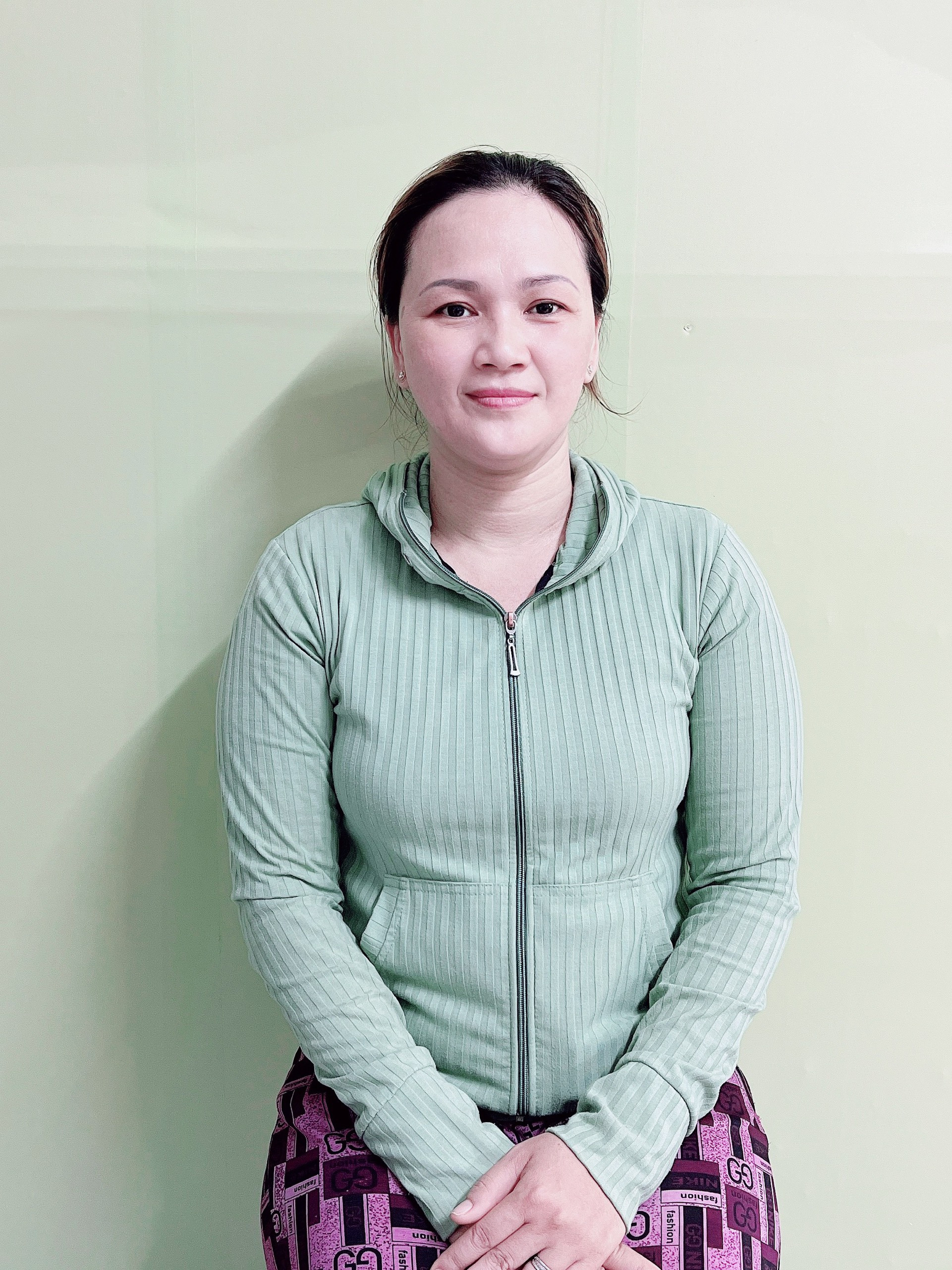 Chị Hồng - 1983 - Miền Trung, Tìm Việc Làm Ở Lại, Tết Không Về