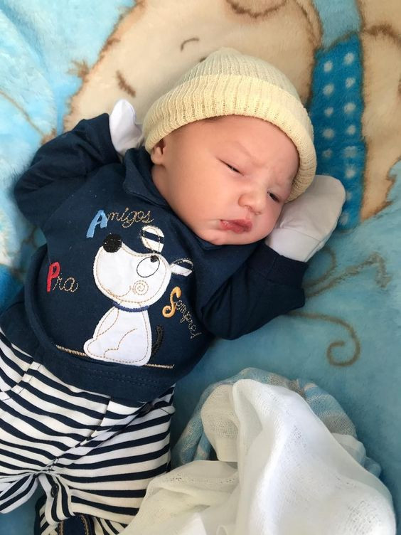 Tìm Chị Chăm Em Bé 6 Tháng, Bao Ăn Ở Lại Tại Chung Cư Bàu Cát, Tân Bình.