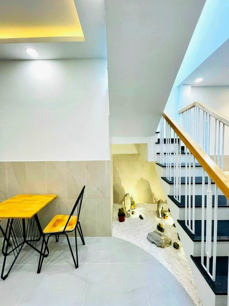 Em Cần Tìm Cô Giúp Việc Nhà Bao Ăn Ở Tại Nguyễn Thái Sơn-Gò Vấp. Lương 10 Triệu