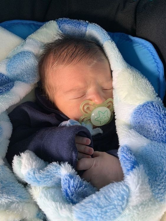 Tìm chị chăm em 6 tháng tuổi ở Vinhome Ba son, Tôn Đức Thắng, Quận 1.