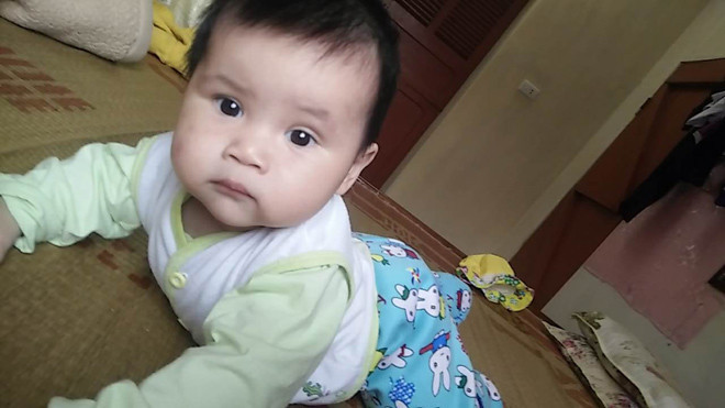 Tuyển chị chăm em bé 8 tháng tại Tân Uyên Bình Dương