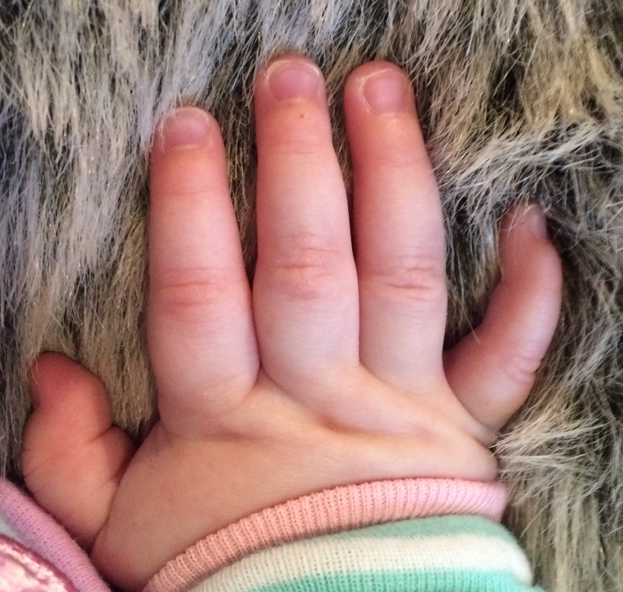 Giữa Tháng Này Em Cần Tìm 1 Chị Trông Bé 6 Tháng Tuổi Ở Quận 2 Lương 10tr