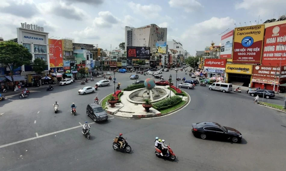 EM CẦN TUYỂN GẤP CHO GIA ĐÌNH EM Ở NHÀ 1 LẦU NGAY QUẬN TÂN BÌNH NHA !!