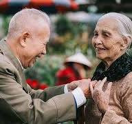 CẦN TÌM NGƯỜI CHĂM SÓC NGƯỜI GIÀ