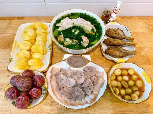 Gia Đình Cần Gấp Chị Giúp Việc Nội Trợ Ăn Uống