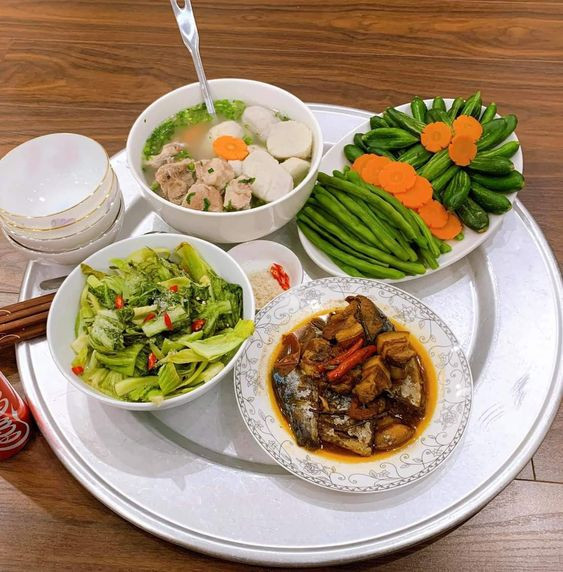 Em tìm chị giúp việc bao ăn ở, nhà 3 người ở Gò Vấp, lương 9 triệu. Có phòng riêng.