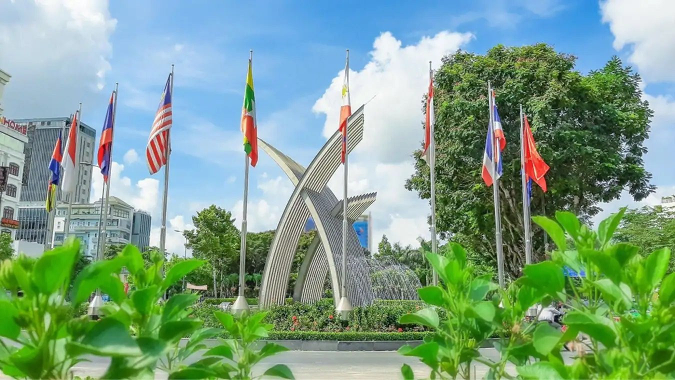 TRONG HÔM NAY  !!! EM NGỌC  ĐANG TÌM CÔ VỀ LAU DỌN NHÀ CỬA NÈ !!