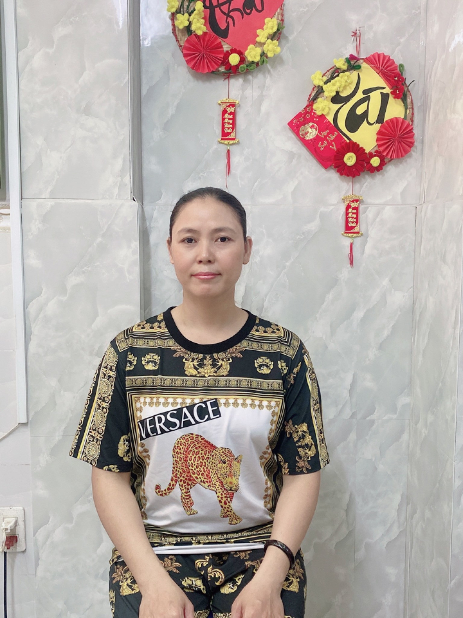 Em đang tìm việc cho chị Mỹ ạ