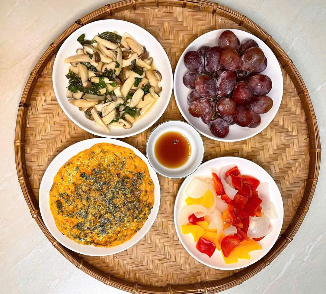 Nhà em cần gấp người giúp việc nấu ăn, dọn dẹp Quận 2 - Lương 12 triệu