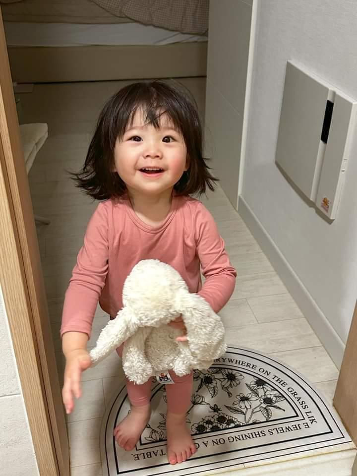 Trong ngày mai em cần tìm gấp 1 chị chuyên chăm bé 2 tuổi tại quận Tân Phú BAO ĂN Ở LẠI