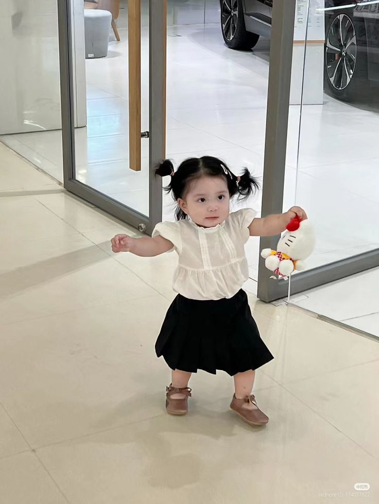 Gia đình cần gấp người chăm bé ngoan, dễ ăn, dễ ngủ tại Quận 10.