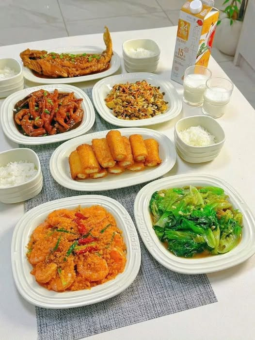 Cần một cô giúp việc ở lại.