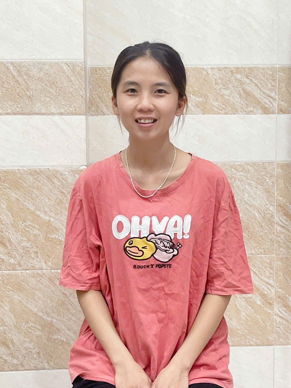 Em Hoàng Uyên, sinh năm 2000, quê Đắk Lắk cần tìm công việc ổn định lâu dài