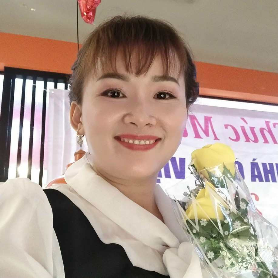 Chị huệ 1986 Miền Tây cần tìm việc. Tết ở lại được.