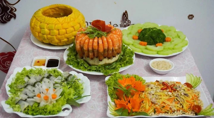 GIA ĐÌNH VỢ CHỒNG CẦN CHỊ GIÚP VIỆC NHÀ BAO ĂN Ở