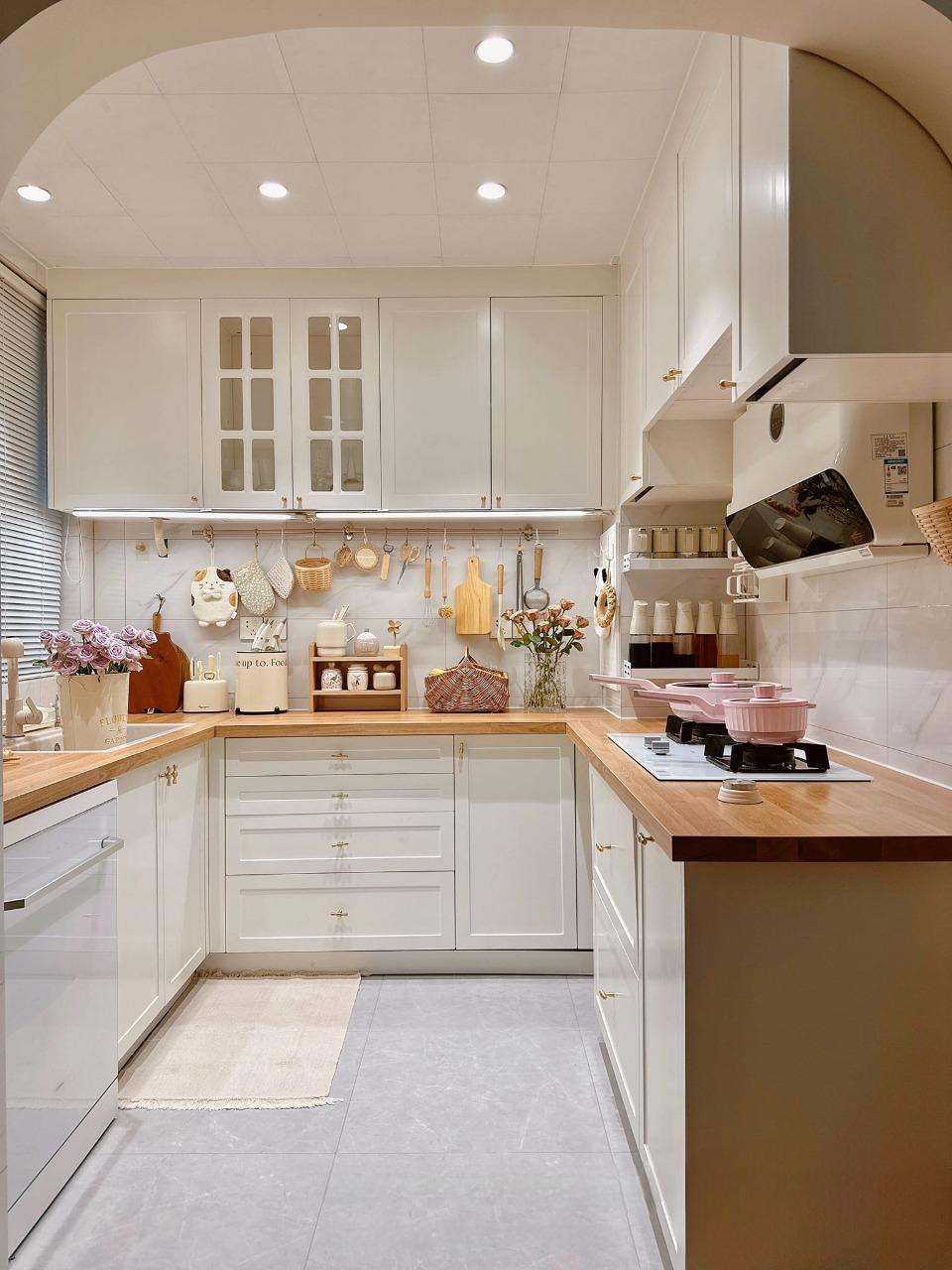 CẦN TUYỂN NGƯỜI PHỤ QUÁN