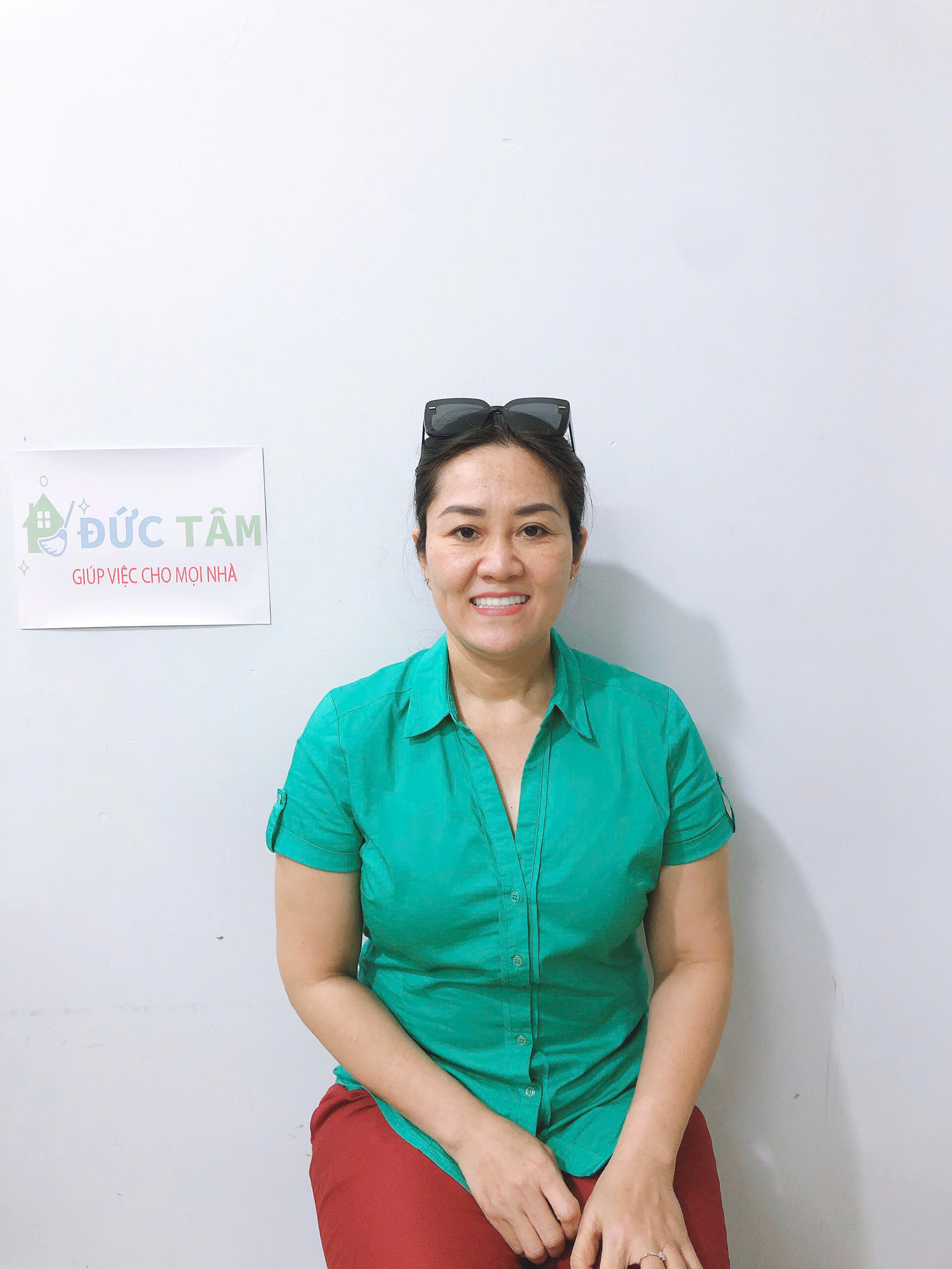 Sử Thị Hồng Hiếu, sinh năm 1977, HK Hồ Chí Minh.