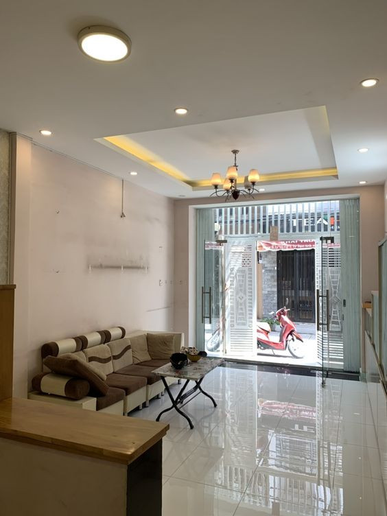 Em đang cần tìm người giúp việc nhà cho gia đình em có 2 lầu nhỏ 40m2.