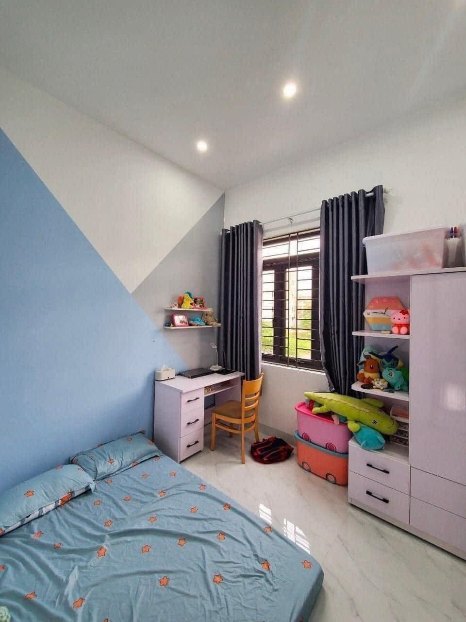 Việc gấp đang cần cô giúp việc làm ăn ở lại với gia đình em luôn !!!!