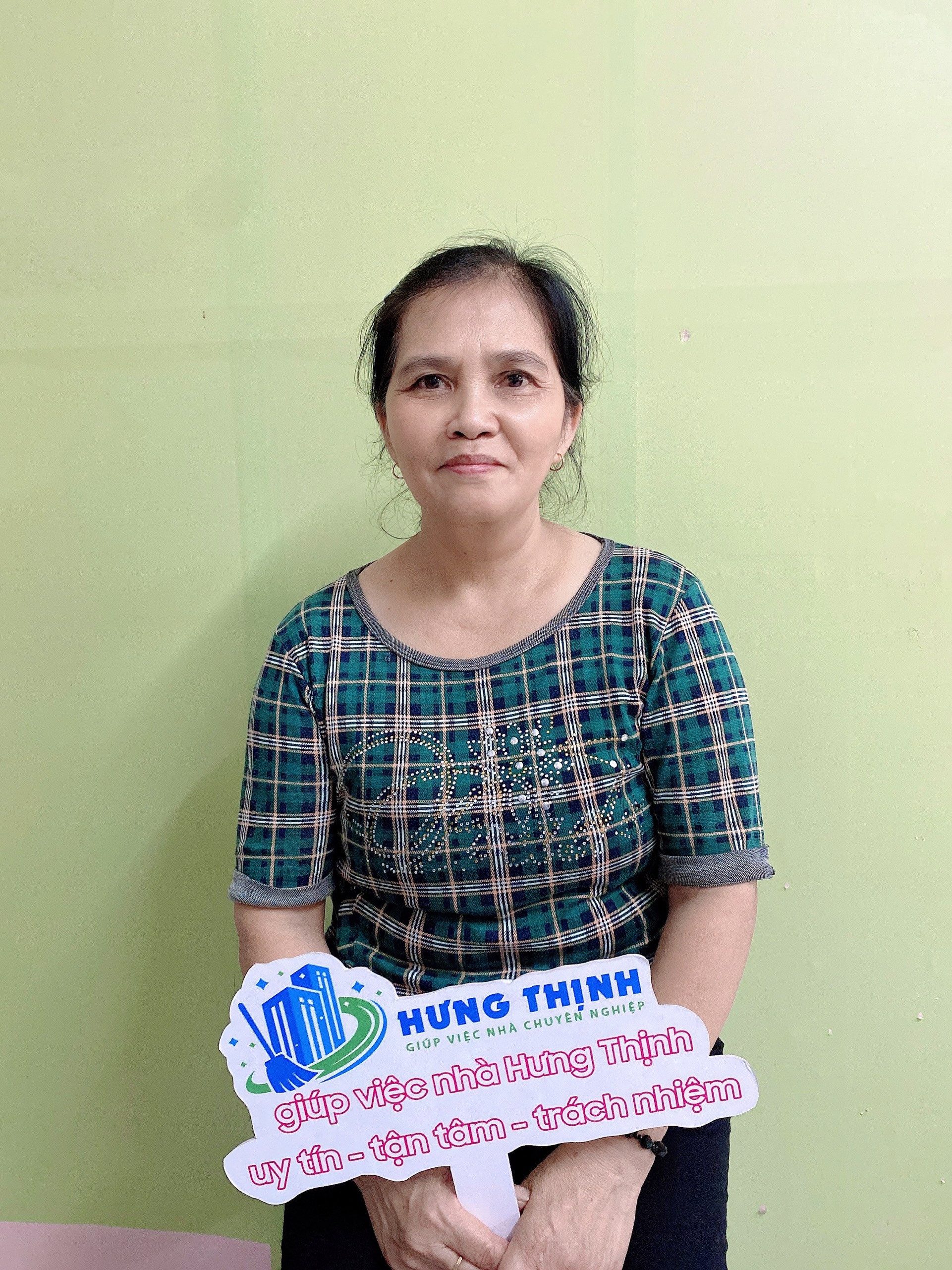 Cô Bà Con Xa Của Em Tên : Trần Thị Tánh - SN 1970 - Ở Đắk Lắk. Cô Cần Tìm Việc Làm Ăn Ở Lại Ạ !