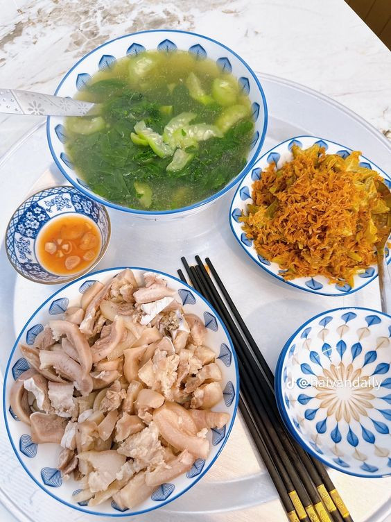 Tuyển chị giúp việc nhà 2 lầu nhỏ. Lương 11 triệu. Nhà ở Quận 11, gần Đầm Sen.