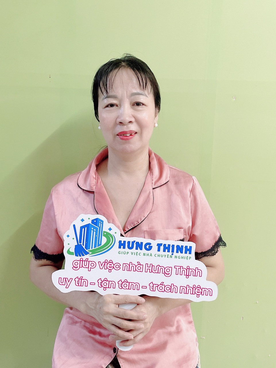 Chị Nga cần việc đi làm ngay và đi làm liền ạ