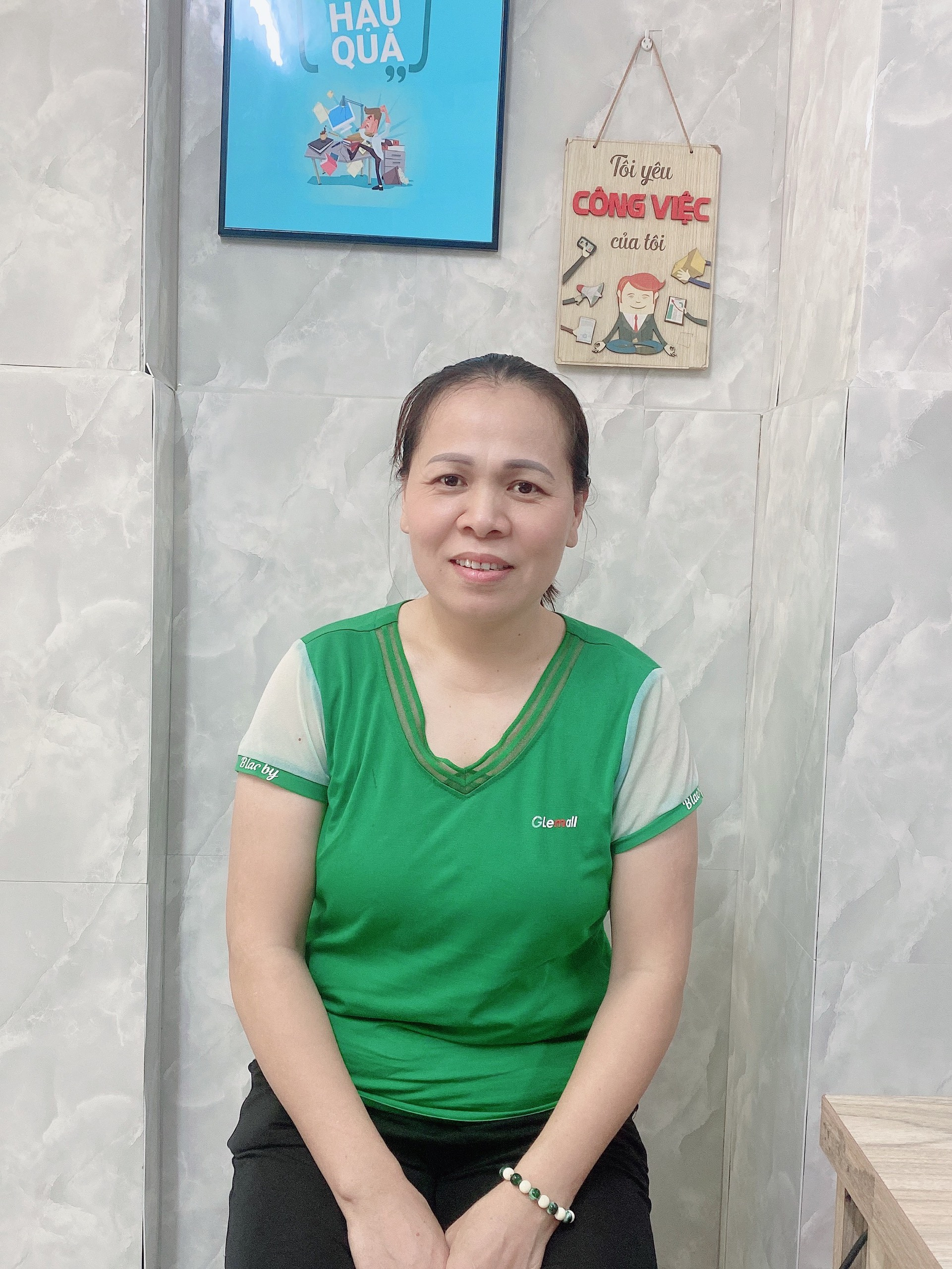 Chị Phạm Thị Toàn - SN 1981 - Người Miền Bắc. Chị Chuyên Giúp Việc Nhà, Và Chăm EmBé