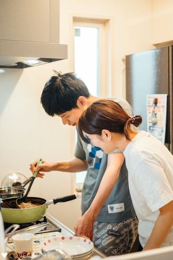 Vợ chồng trẻ mới dọn ra ở riêng còn bề bộn nên cần tìm chị về dọn dẹp nhà cửa