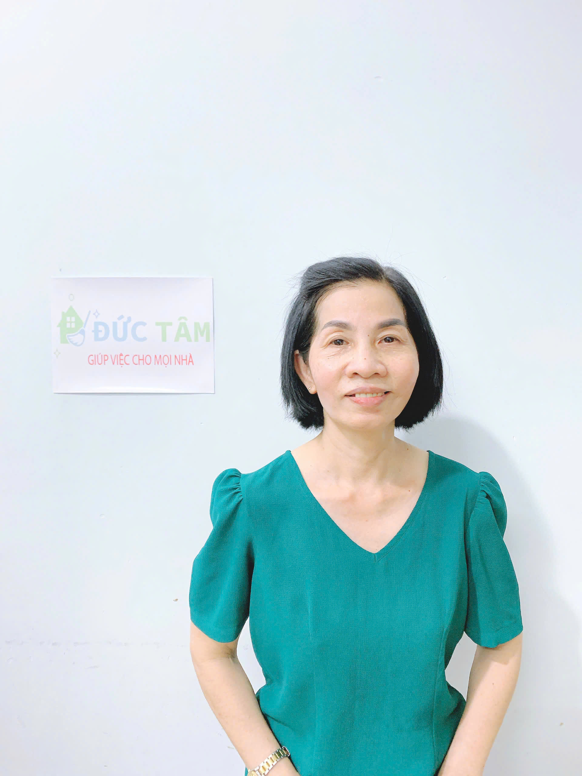 Cô Nguyễn Thủy Chung Năm sinh: 1970 Quê quán: Đồng Tháp.