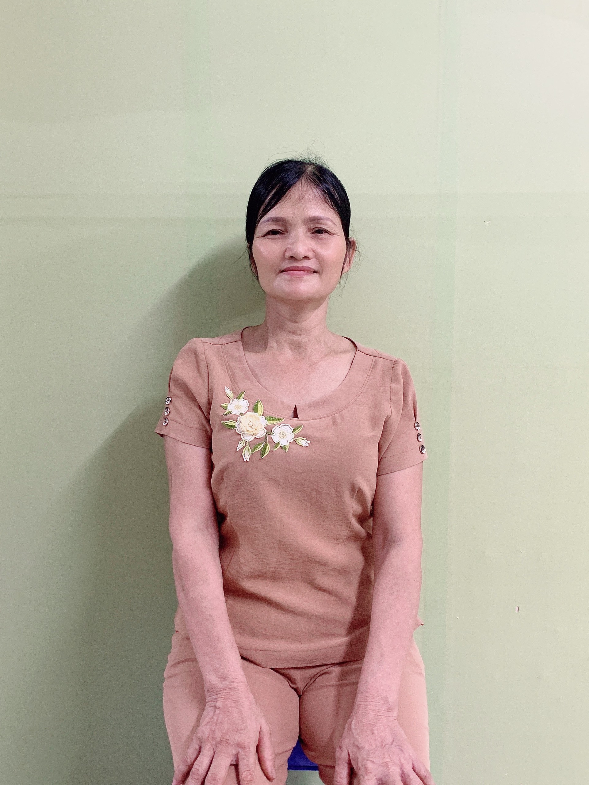 Cô Bùi Thị Thuyết sn 1970 quê Hà Tĩnh - GIÚP VIỆC NHÀ, CHĂM BÉ, CHĂM ÔNG BÀ