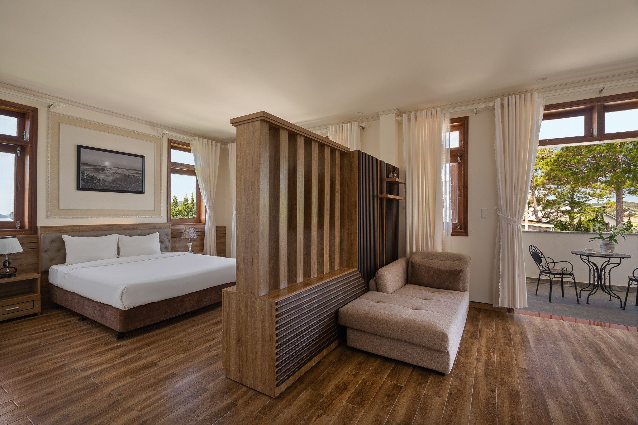 NHÀ EM ĐANG CẦN 1 CÔ DỌN DẸP NHÀ CỬA VÀ NẤU ĂN BAO ĂN Ở LƯƠNG EM GỬI 12 TRIỆU/ THÁNG LÀM TẠI Q1 HCM