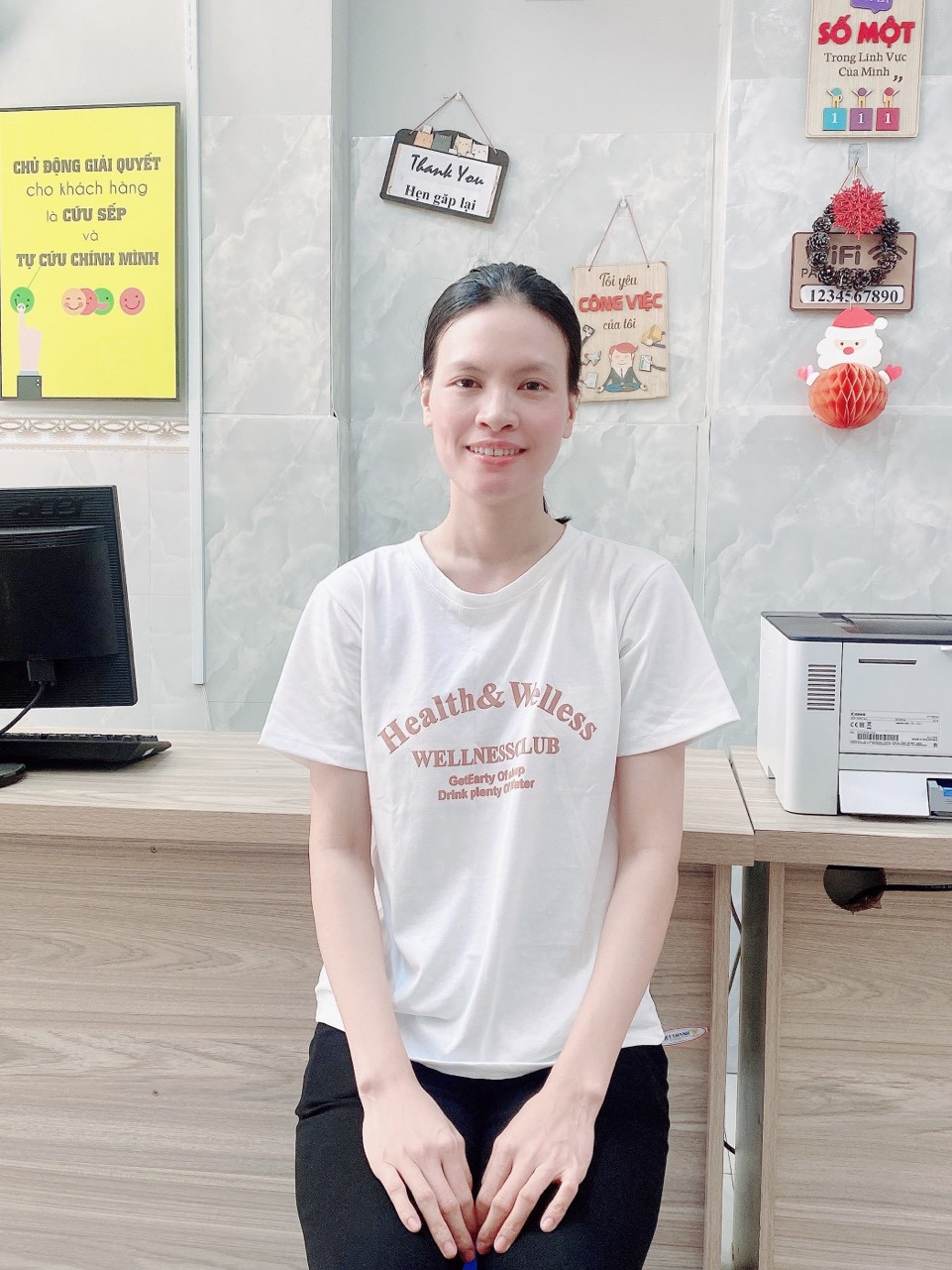 Chị Nguyễn Thị Hải - 30 Tuổi - Người Miền Trung ( Sdt Lh : 0987605160 )