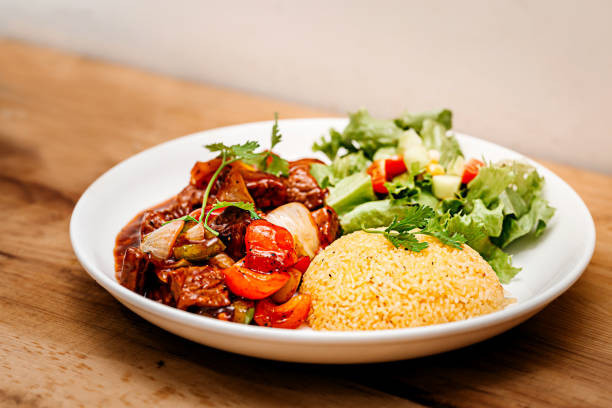 Nhà mình cần gấp 1 cô phụ giúp việc nhà lương 11triệu/tháng trên đường Hàm Nghi Q1