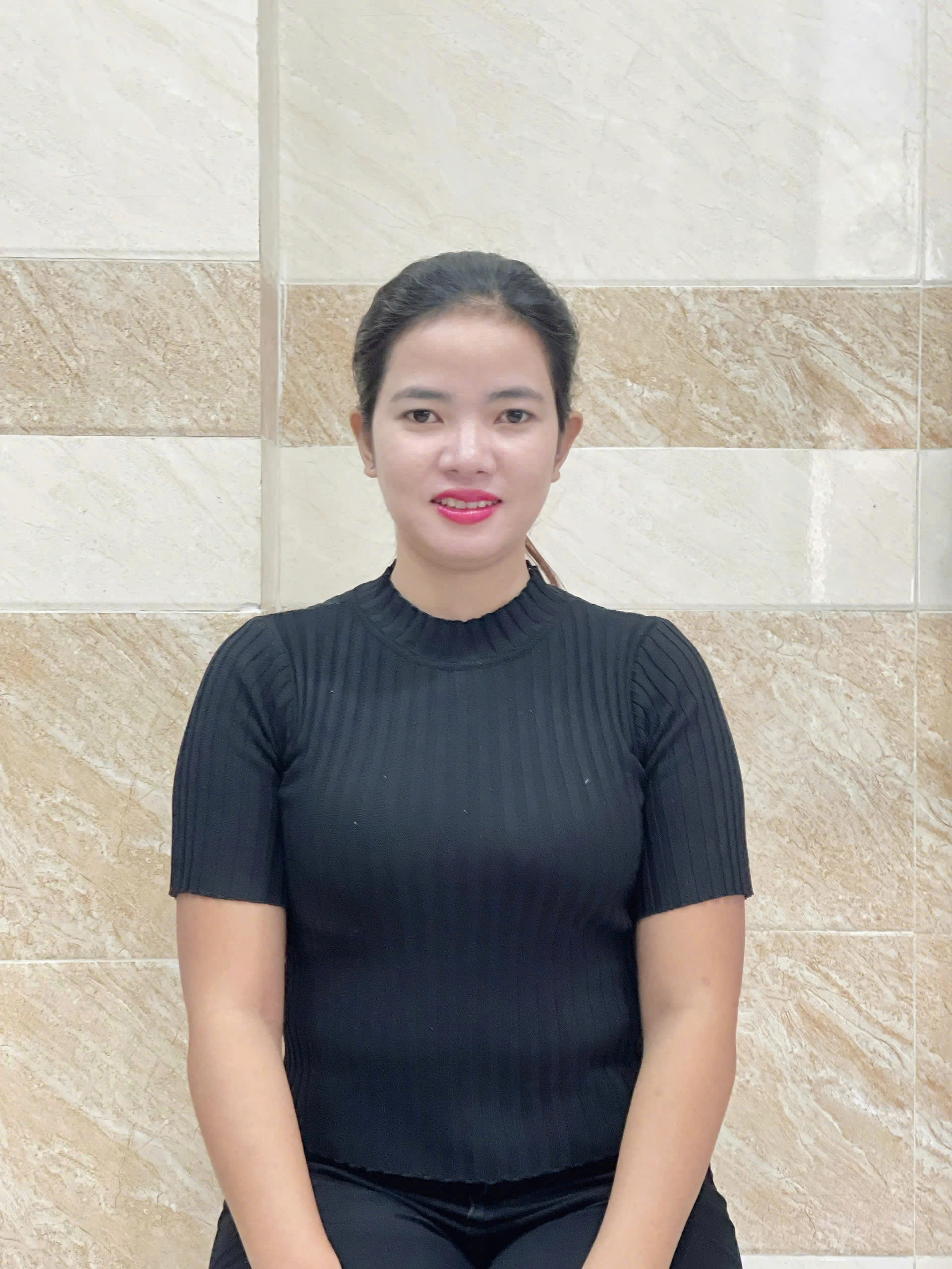 Chị Trương Thị Nữ , sinh năm 1993, quê Ninh Thuận Cần tìm việc.