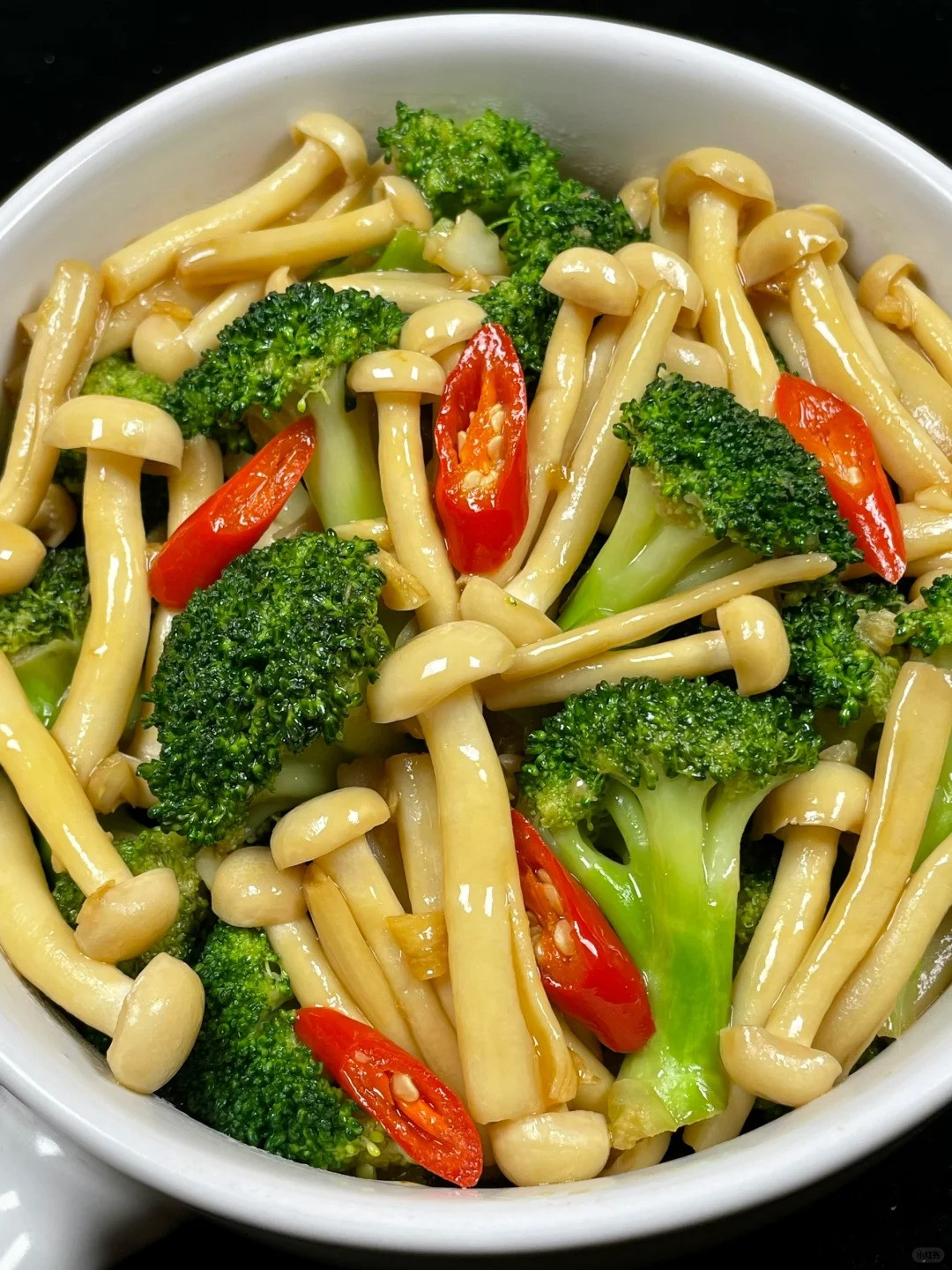 TÌM CHỊ GIÚP VIỆC NHÀ Ở LẠI - HÀNG XANH BÌNH THẠNH - LƯƠNG 10TR